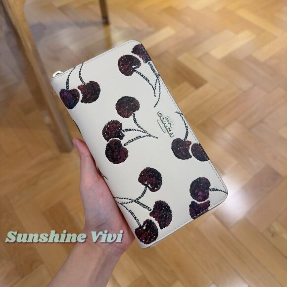 NWT Coach Long Zip Around Wallet With Cherry Print CDE92 Silver CHALK MULTI - Picture 1 of 7